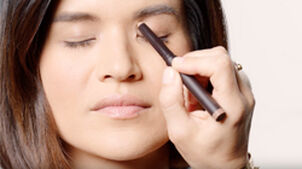 How to :キャットアイ | Laura Mercier